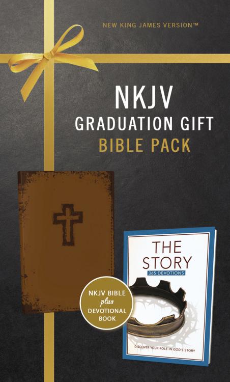 9780310448181 Graduation Gift Bible Pack For Him Brown